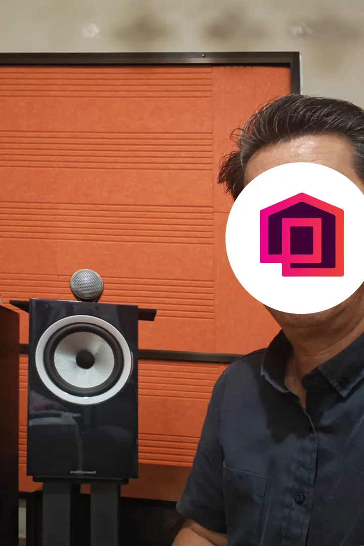 Mr. Yong with his setup: Bowers & Wilkins 702 Signature